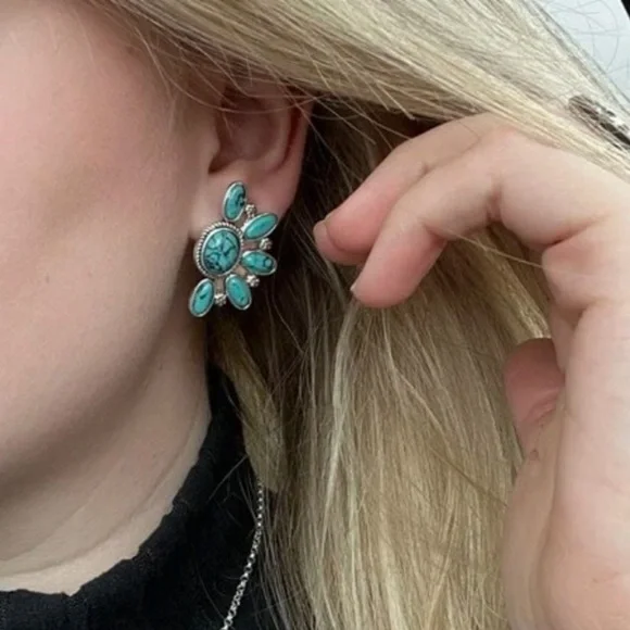 Turquoise silver stud earrings western - Picture 6 of 7